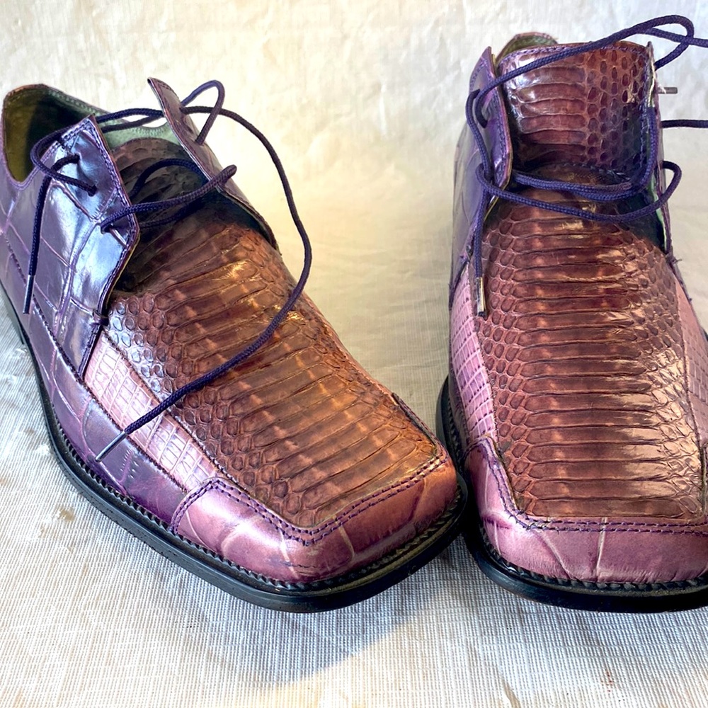 Size 10 and Stacey ADAMS men’s shoes dark purple light, purple color